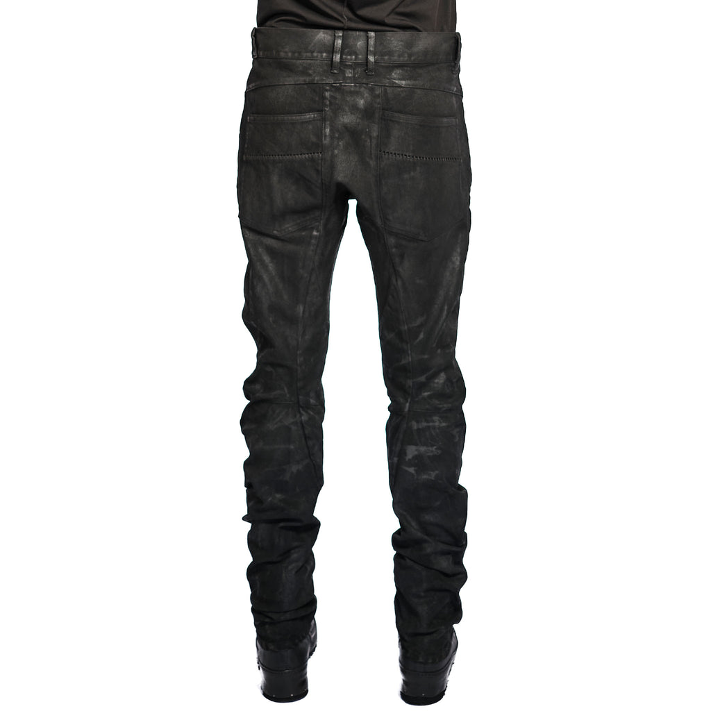 COATED DENIM OVERLOCK CURVED SLIM JEAN