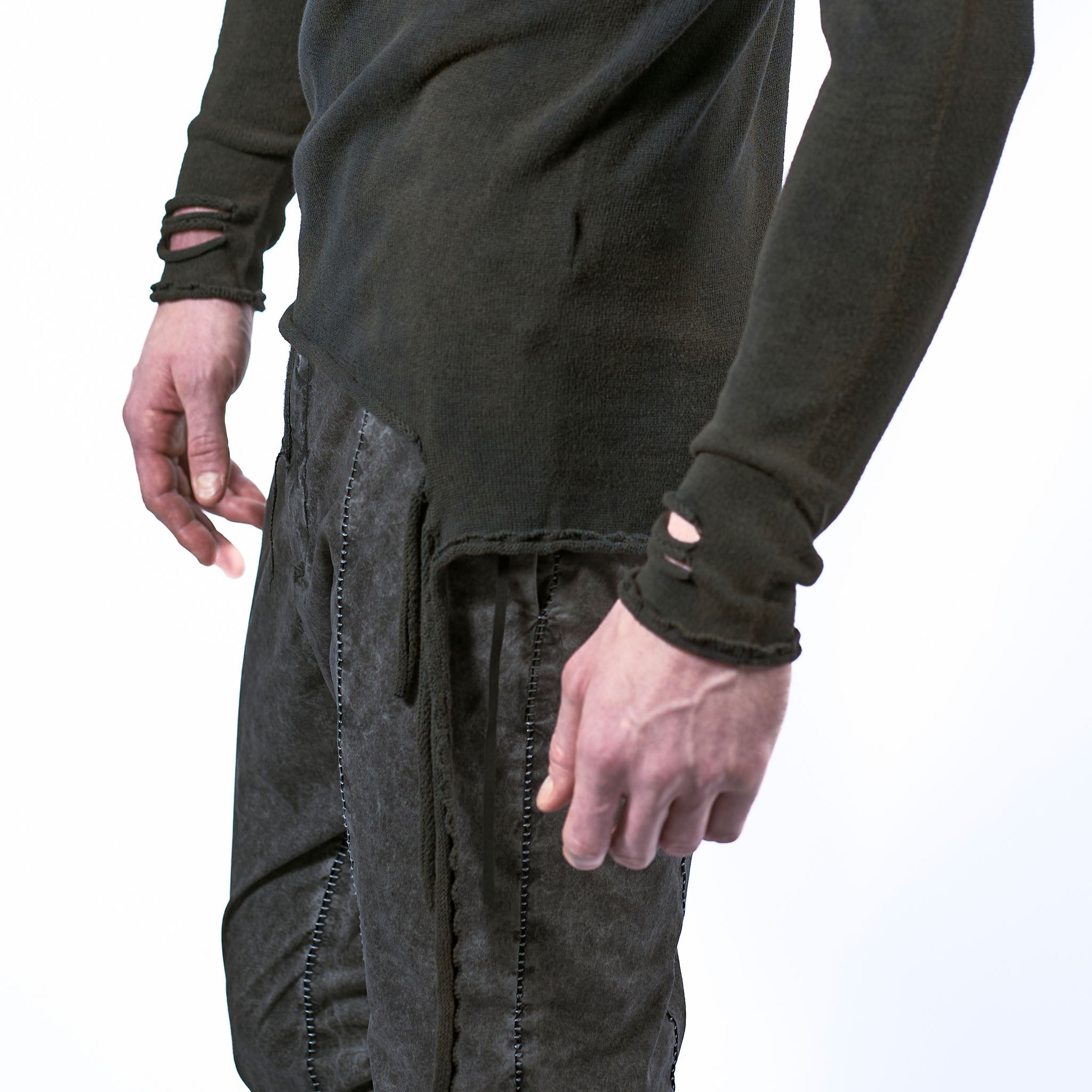 DISTRESSED COTTON PULLOVER