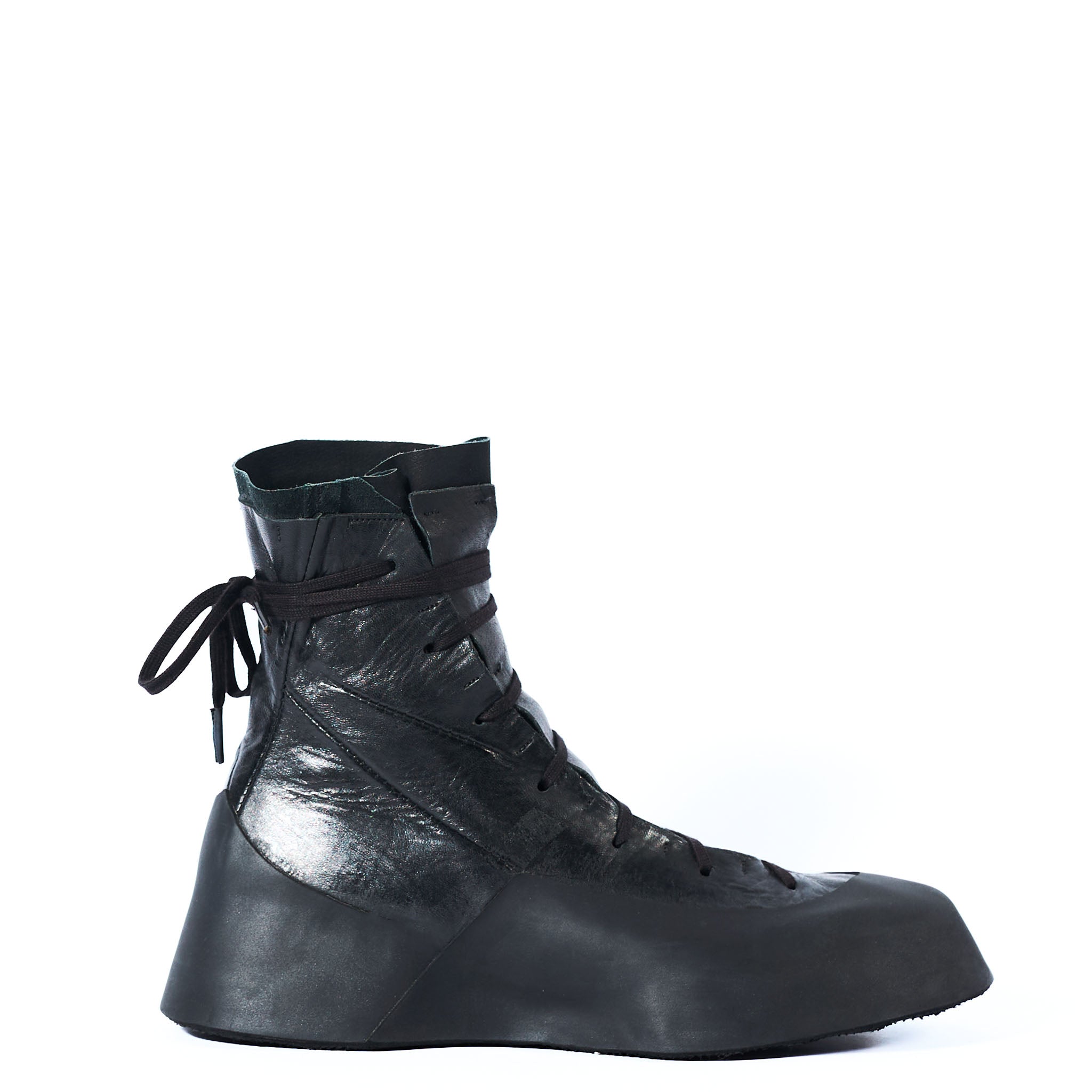 DISTORTION FEATHERWEIGHT HIGH-TOP SNEAKER