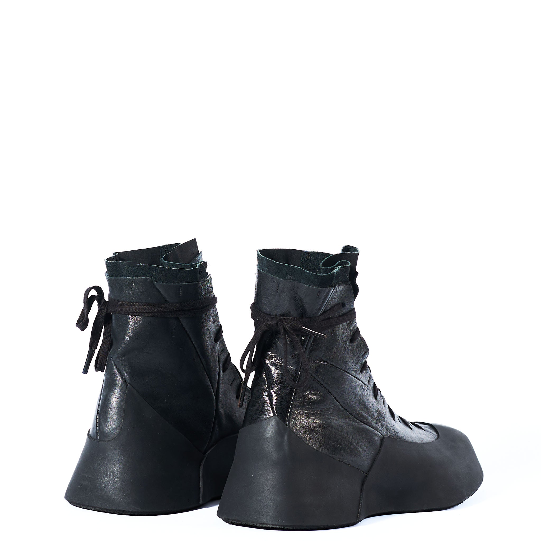 DISTORTION FEATHERWEIGHT HIGH-TOP SNEAKER
