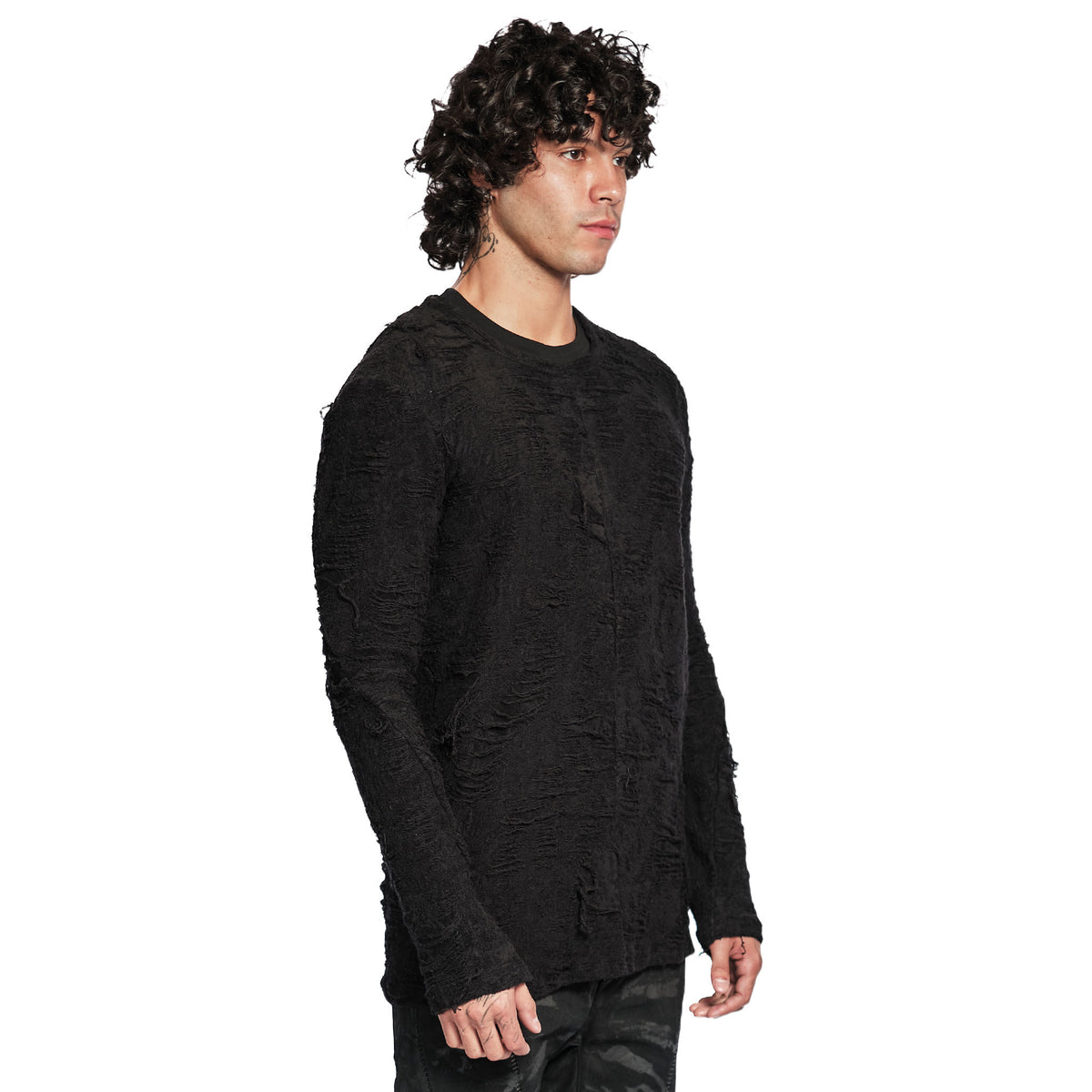 DISTRESSED LONG SLEEVE T-SHIRT
