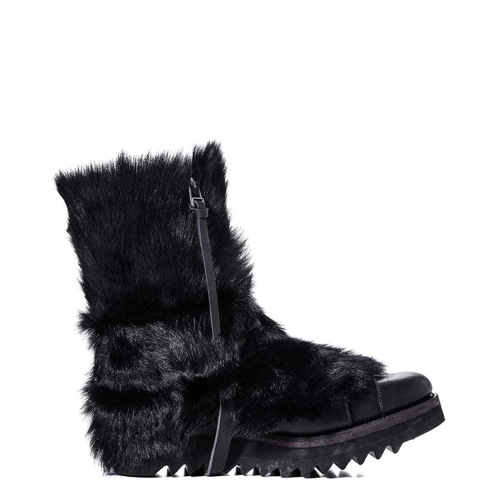 GOAT FUR / HORSE LEATHER GAITER