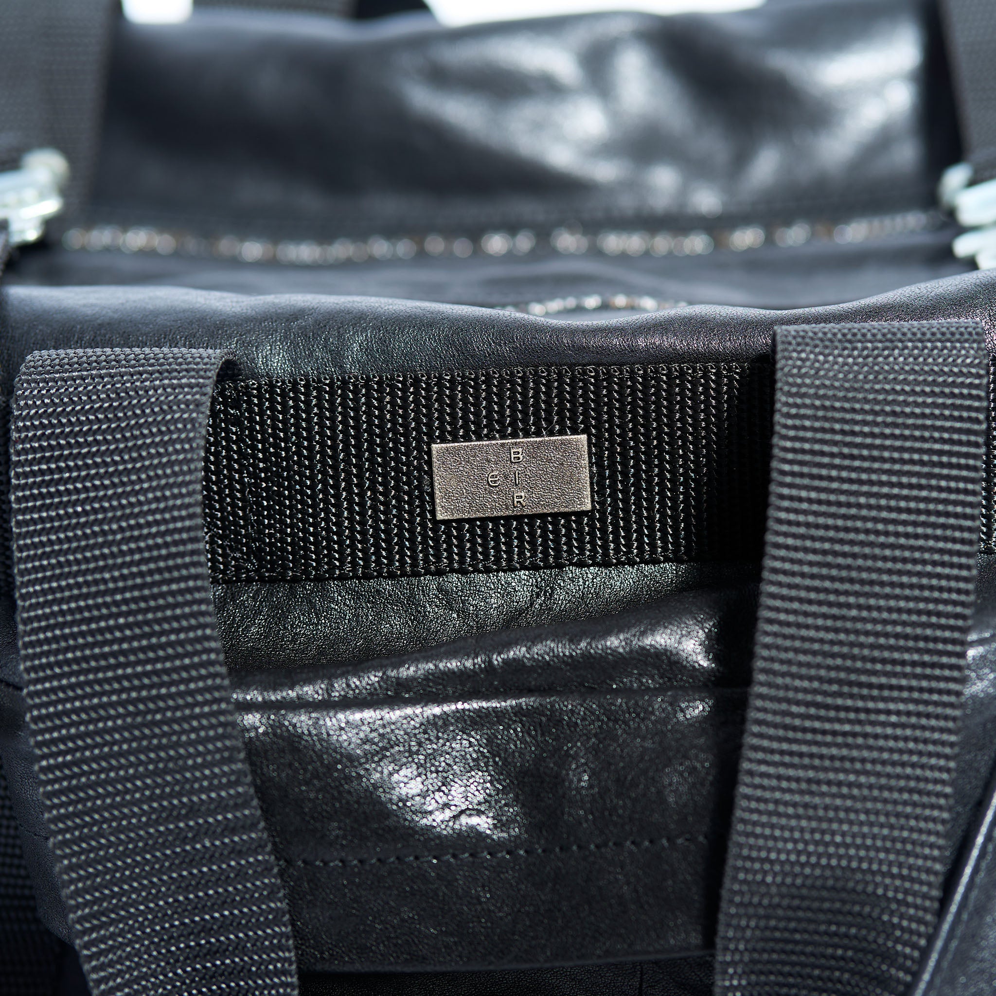 GYM BAG (OILED HORSE)