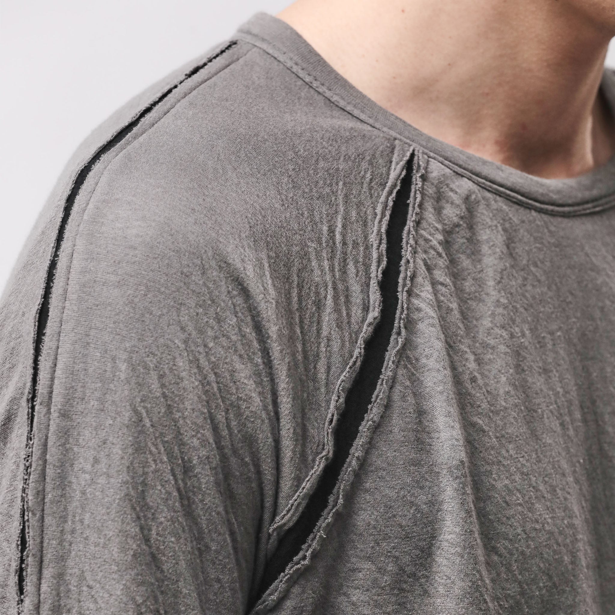 *PRE-ORDER* LONGSLEEVE M TS 982