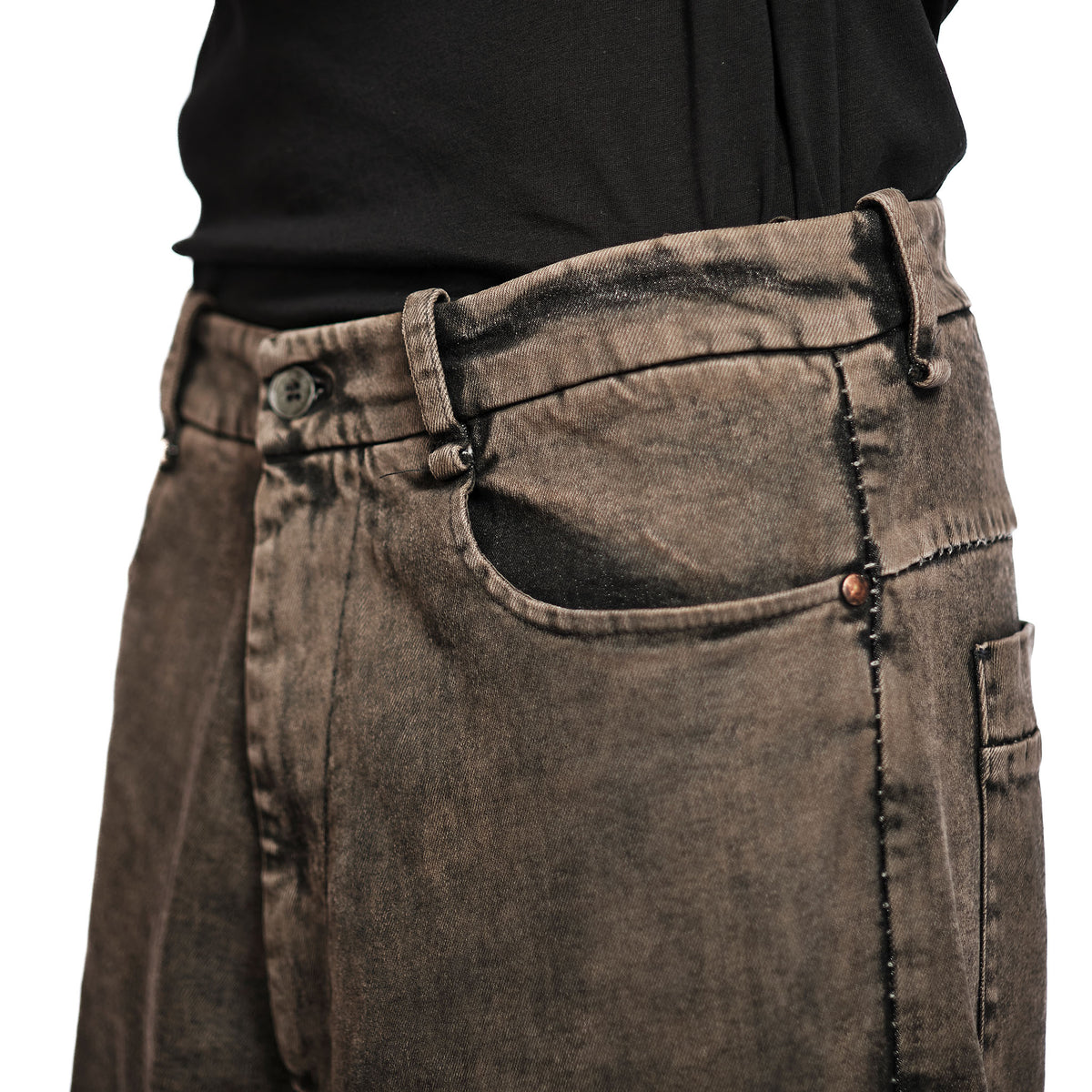 WIDE LEG DART JEANS