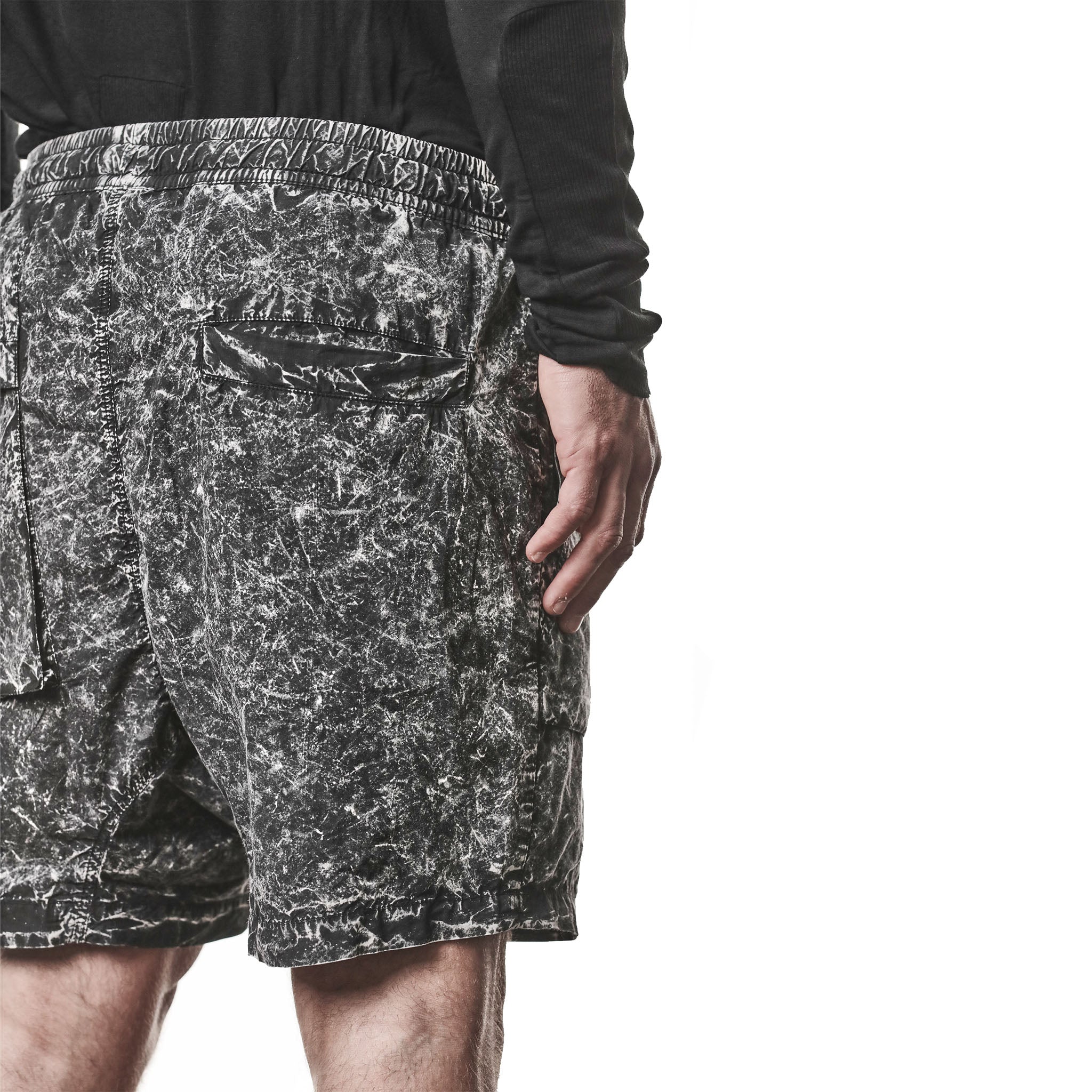 SHORT M P 37