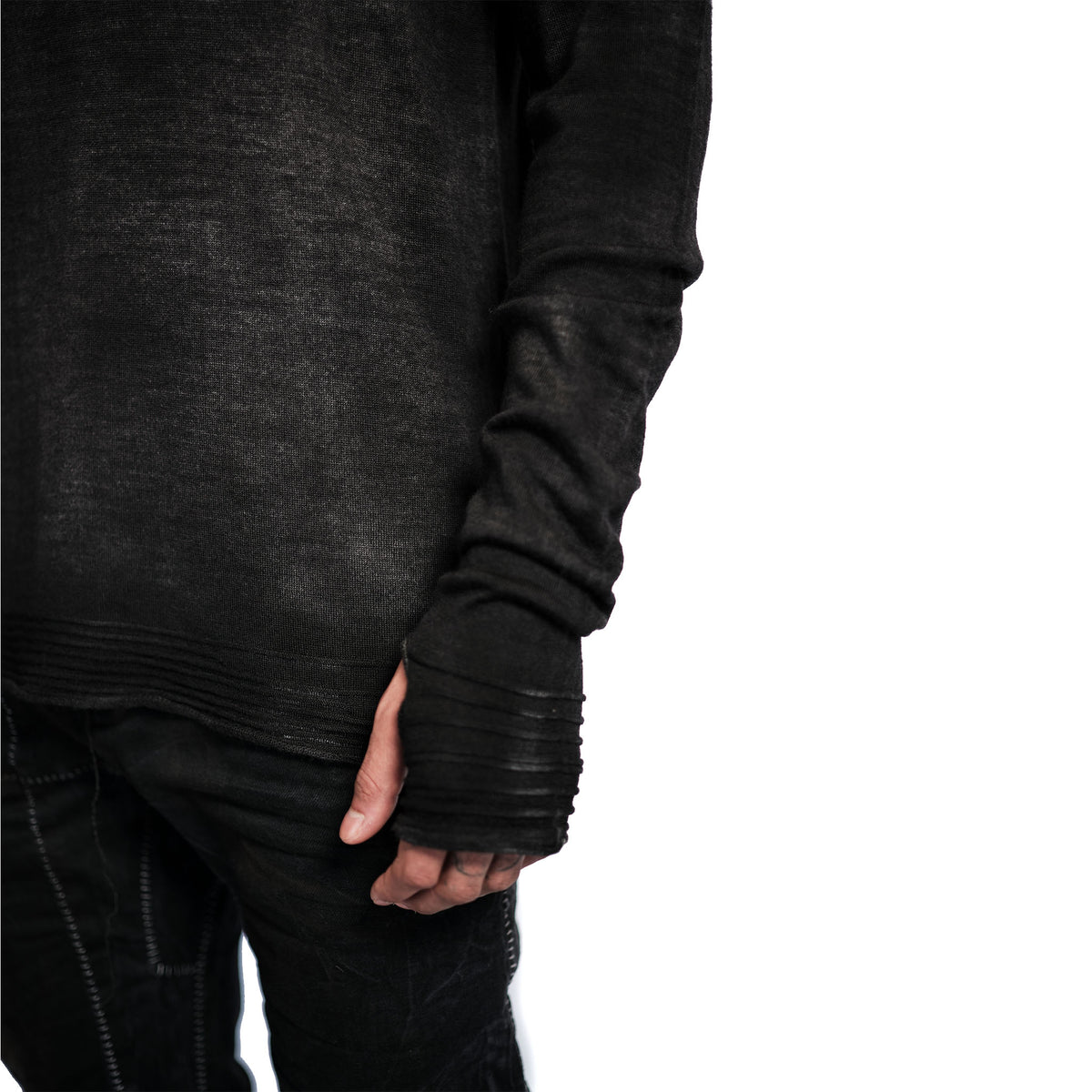THIN KNIT WOOL SWEATER